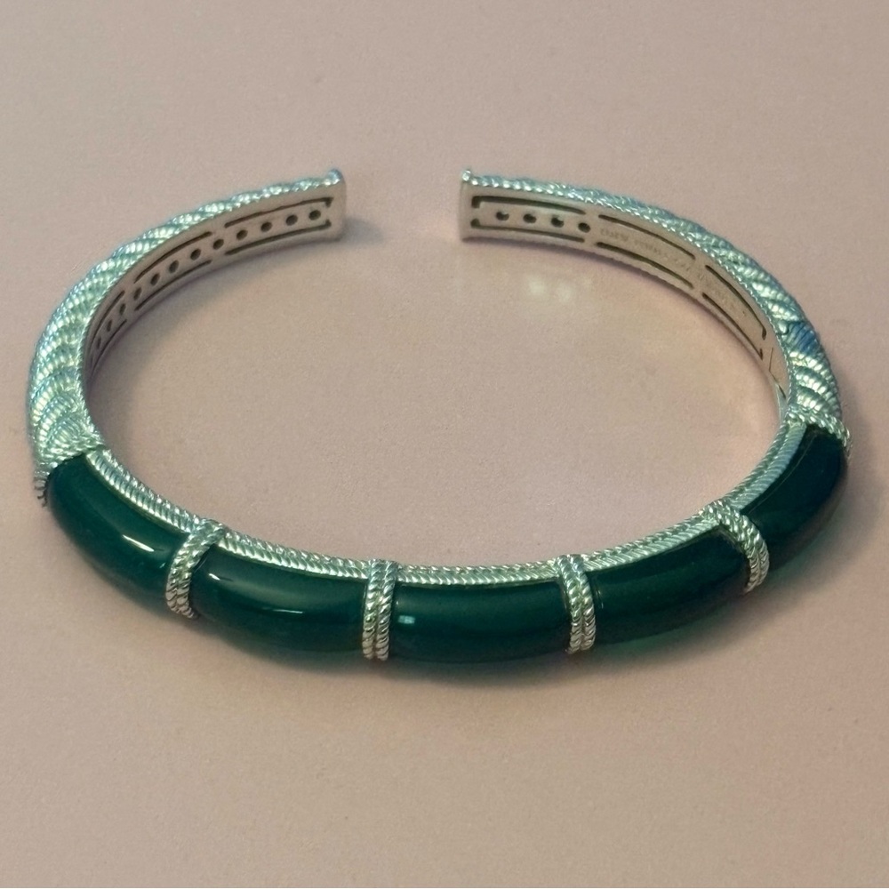 Judith Ripka green chalcedony and 925 silver hinge cuff bracelet. 7 inches